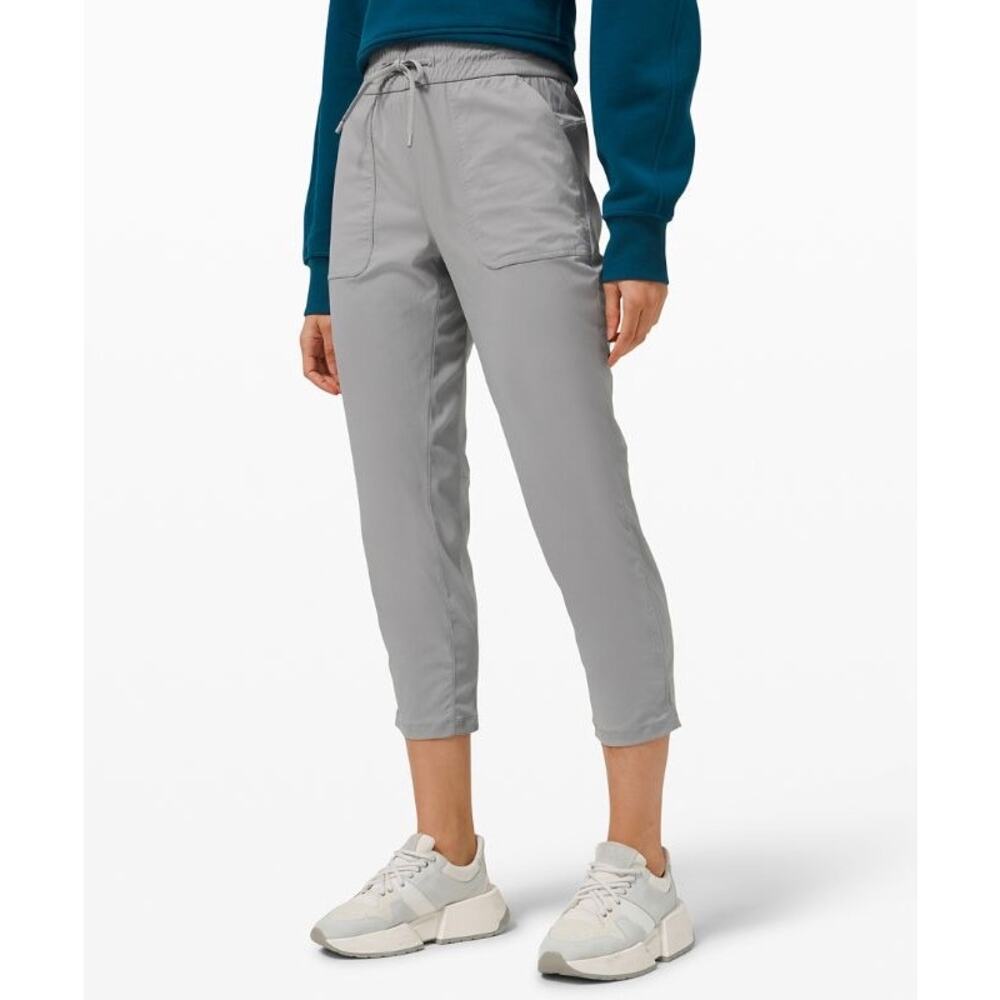Lululemon Womens Beyond The Studio Crop Pants Sz 8 Rhino Grey